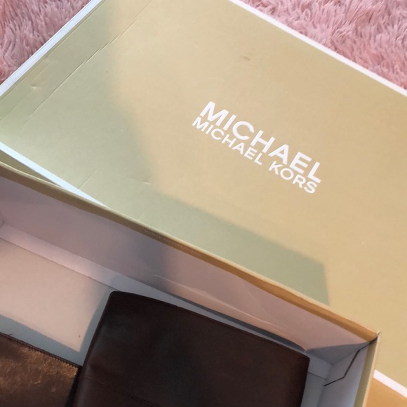 Brown MK boots - Picture 3 of 5